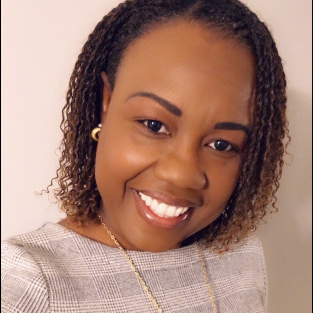 Meet your Posher, Flavia